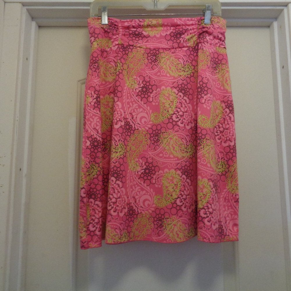 BARBIE BOHO BEAUTIFUL PINKS W GOLD PAISLEYS KNIT SKIRT M/L